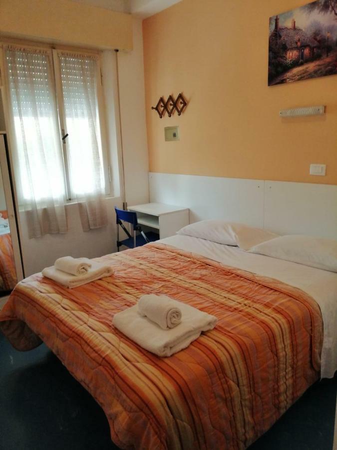 Hotel Manolita Rimini Exterior foto